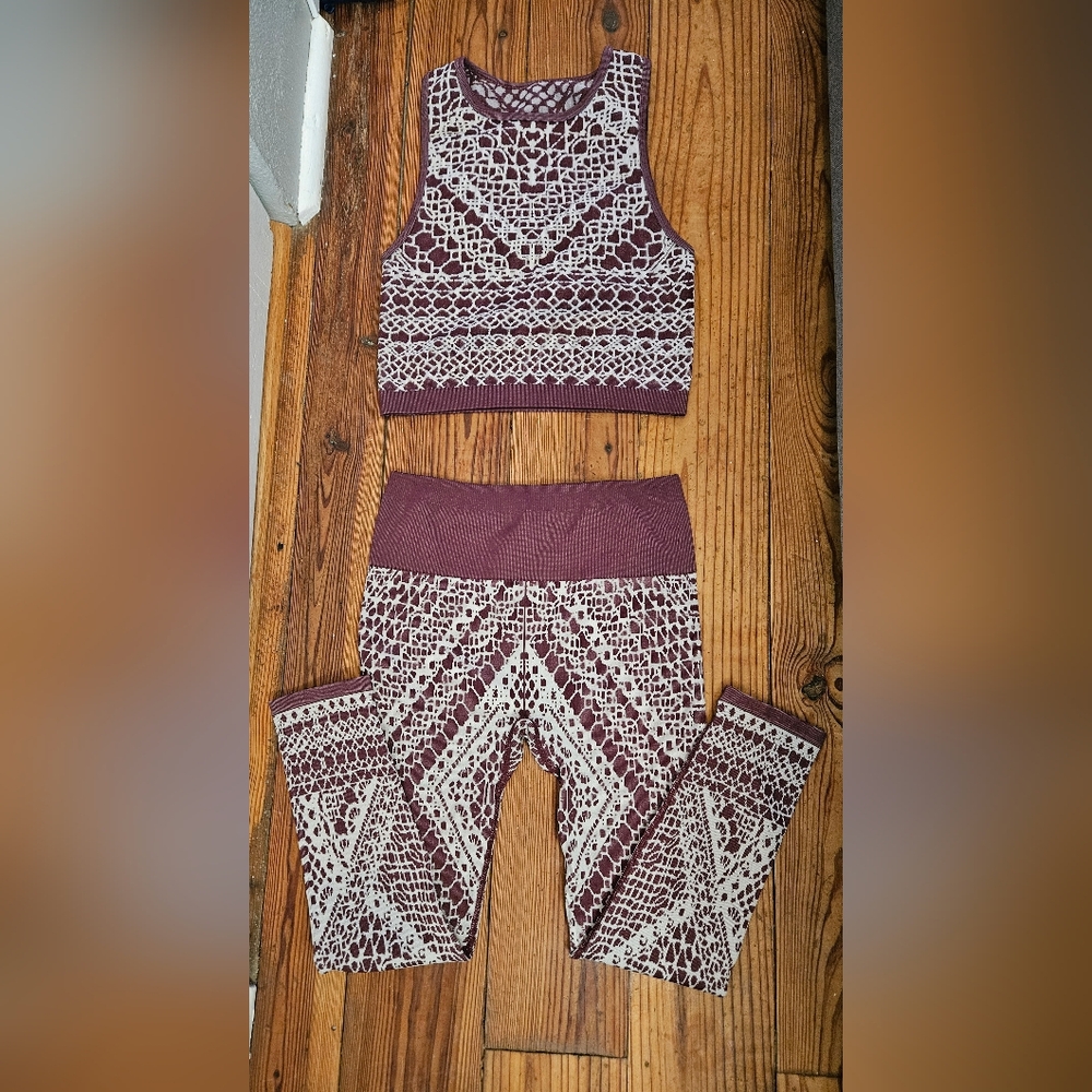 Fabletics Geometric Print Workout Set - Crop Top and Leggings